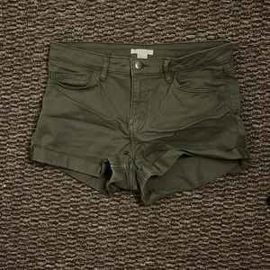 Green H&M shorts size 8